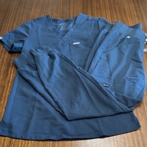 Figs Navy Scrub Ensemble